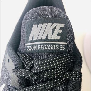 Size 11 Nike Zoom Pegasus worm 2x